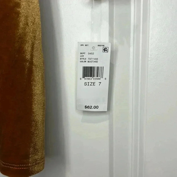 VELVET SLIP DRESS WITH FLORAL PRINTED MESH TOP 2 PIECE SET - Picture 6 of 7